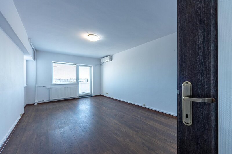 Unirii, 5 camere, pretabil birouri, locuinta