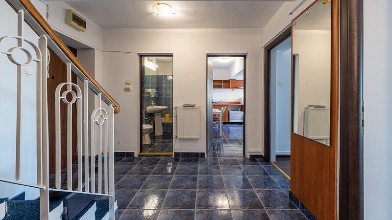 Unirii, 5 camere, pretabil birouri, locuinta
